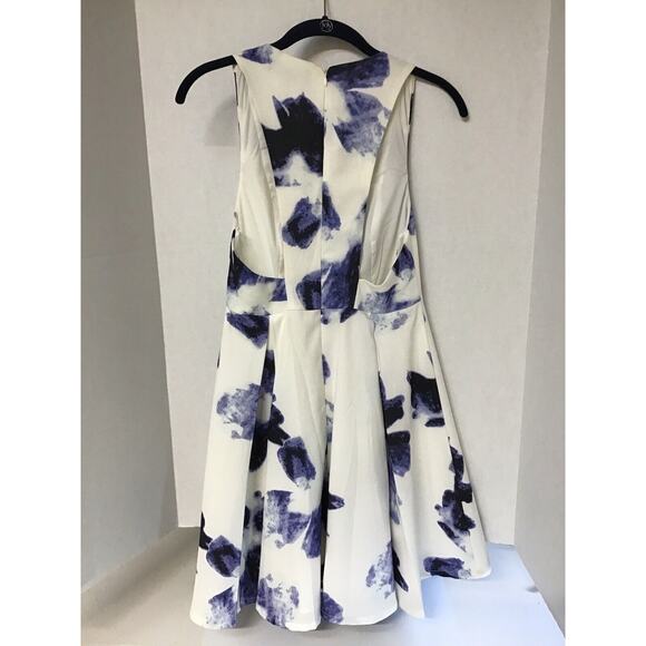 Lulus Ivory Blue Floral Print V Neck Sleeveless Dress Size M - Picture 4 of 10